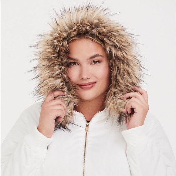 💕SOLD💕 WHITE FAUX FUR HOODIE BOMBER JACKET - Picture 4 of 8
